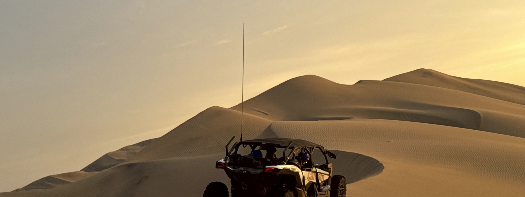 UTV’s en Huacachina + Sandboarding